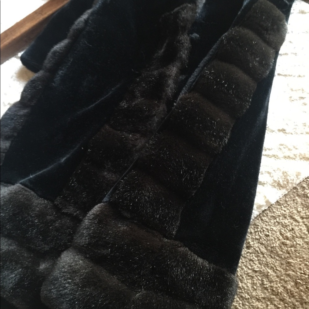 Vintage Perfect Fur Coat - Picture 13 of 16